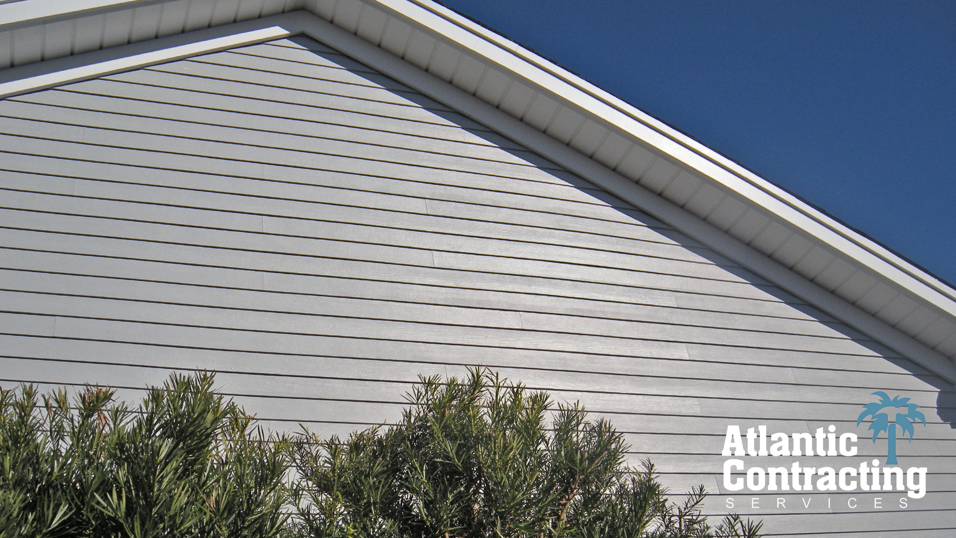 James Hardie Siding Contractor, Myrtle Beach : We Replaced Old Vinyl Siding with HardiPlank Siding