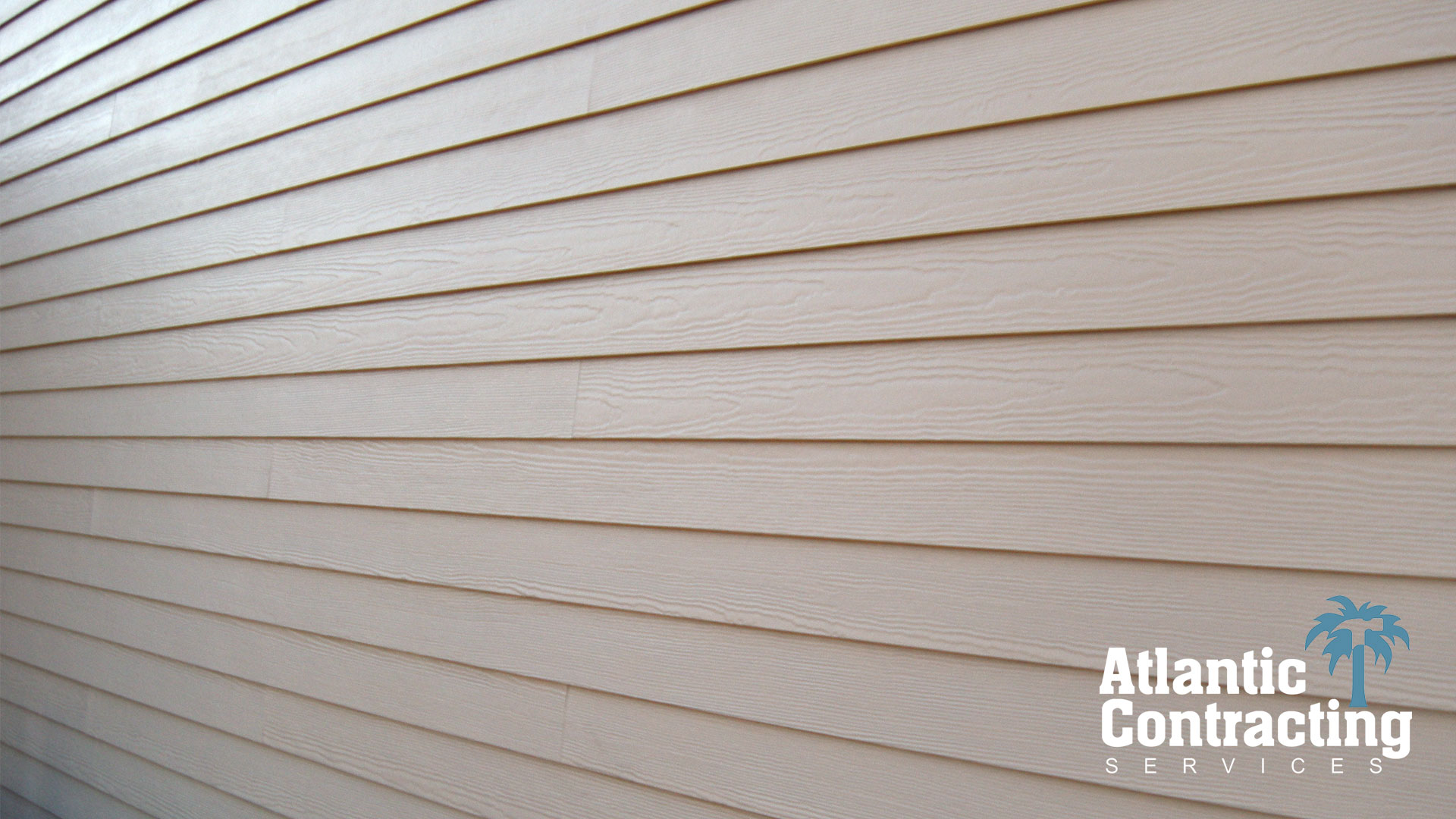 James Hardie Siding Contractor, Myrtle Beach : We Replaced Old Vinyl Siding with HardiPlank Siding